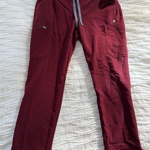 Figs Women’s Maroon Pants